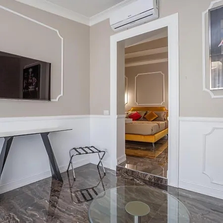 Luxury Over Time Řím